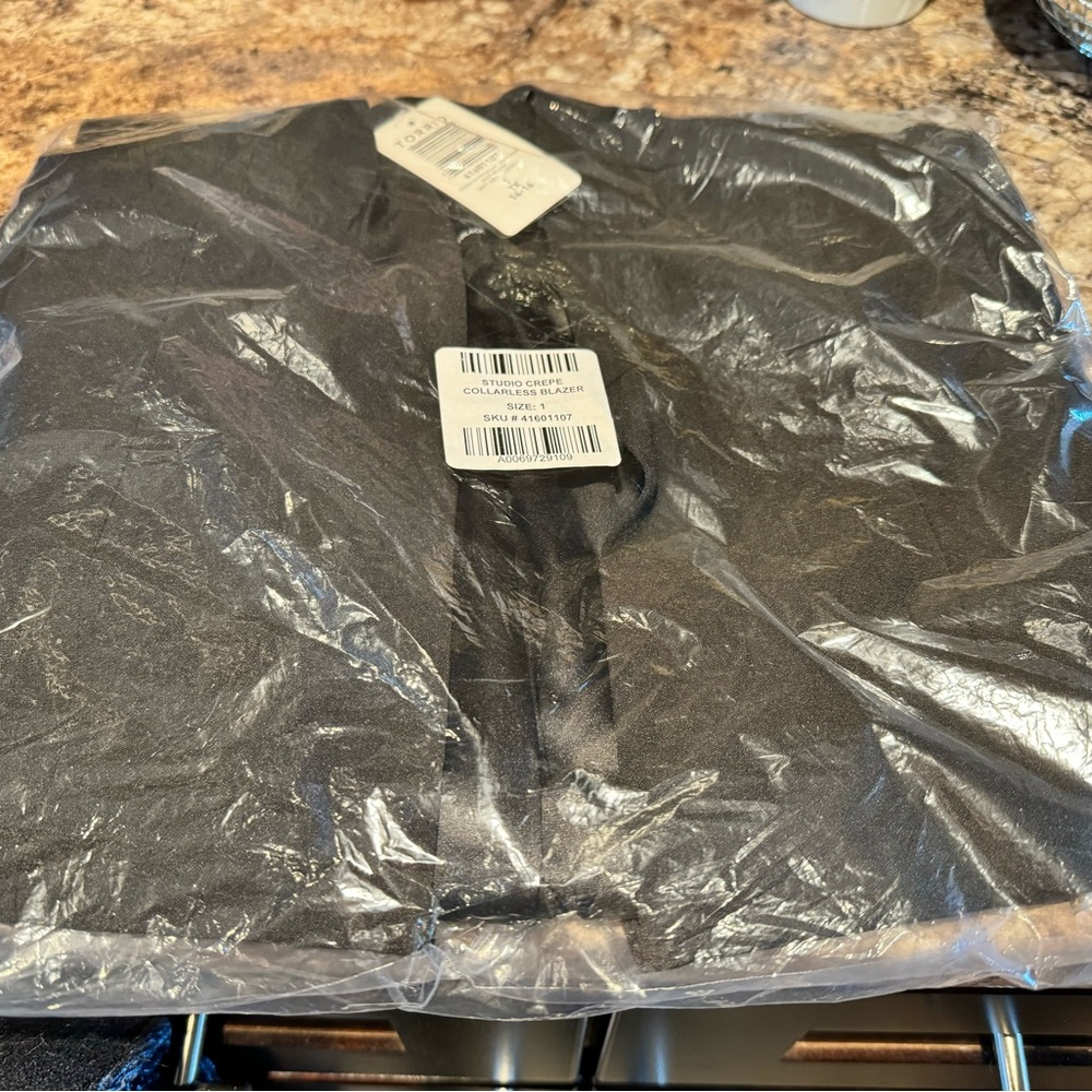 Torrid Studio Crepe Collarless Blazer (Size 1)